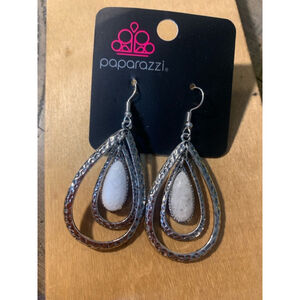 Women's Paparazzi Earrings, White, Silver, One Size